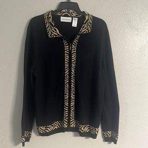 Alfred Dunner women’s medium zip up sweater cardigan black with animal print